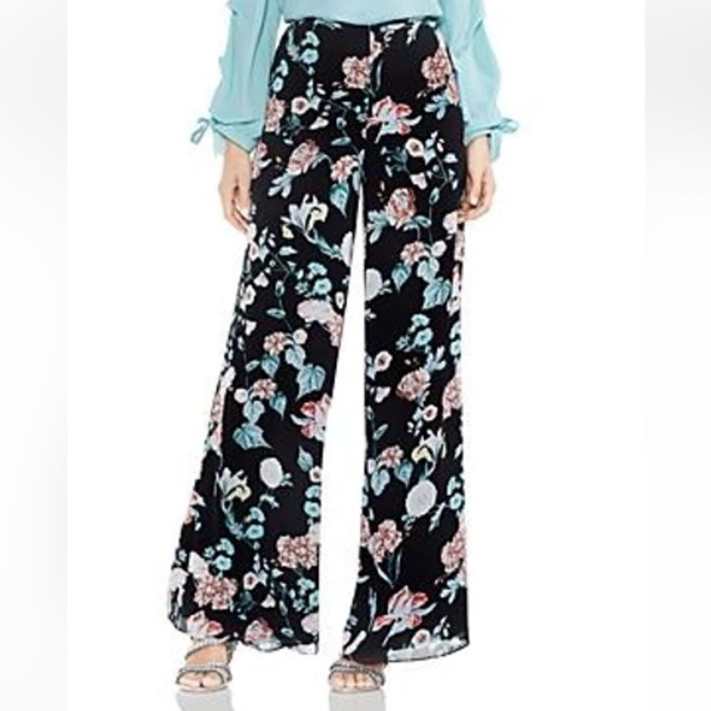New with tags Vince Camuto Floral Gardens Wide Leg Pants In Rich Black, size 6